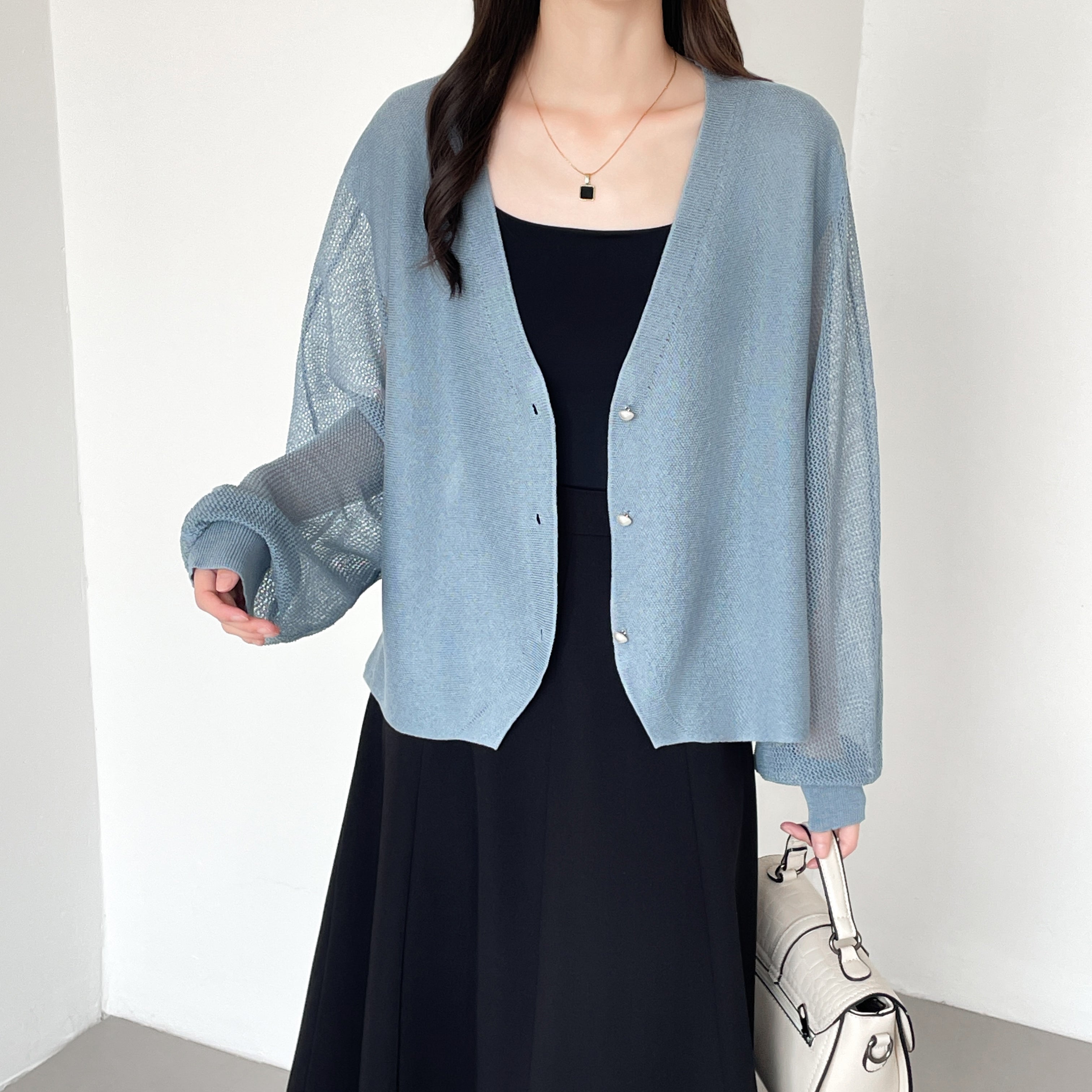 超神カーデ】☆Vネックパールボタンカーディガン – ABITOKYO