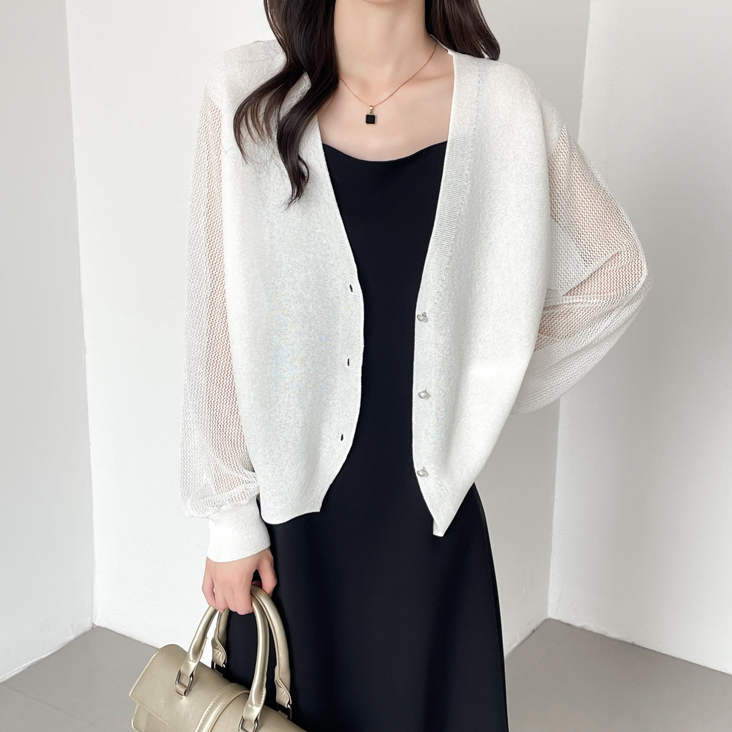 超神カーデ】☆Vネックパールボタンカーディガン – ABITOKYO