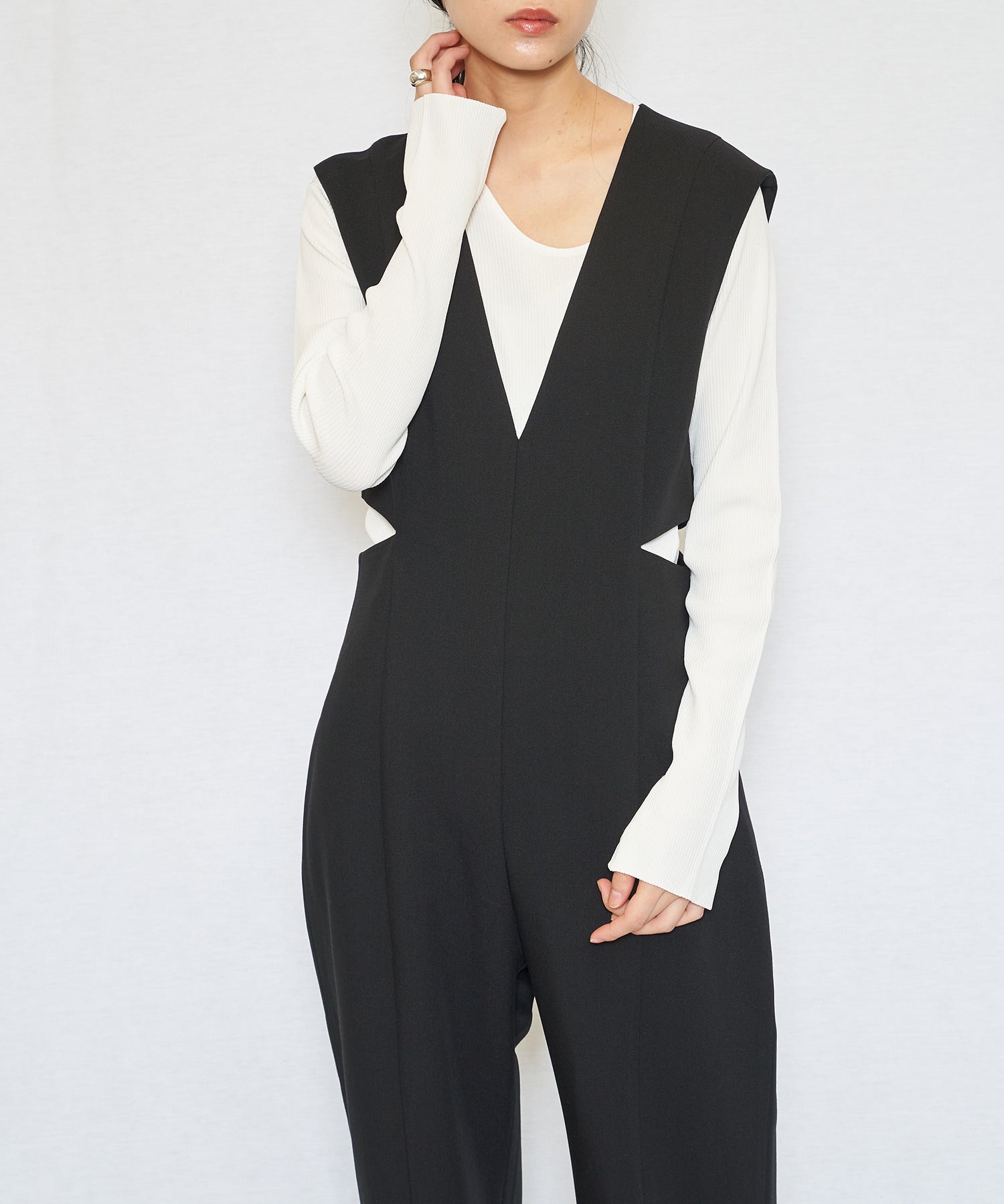 【EMMA LIMBER】WAIST SLASH ROMPERS Waist Slash Rompers（ウエストスラッシュロンパース） – ABITOKYO