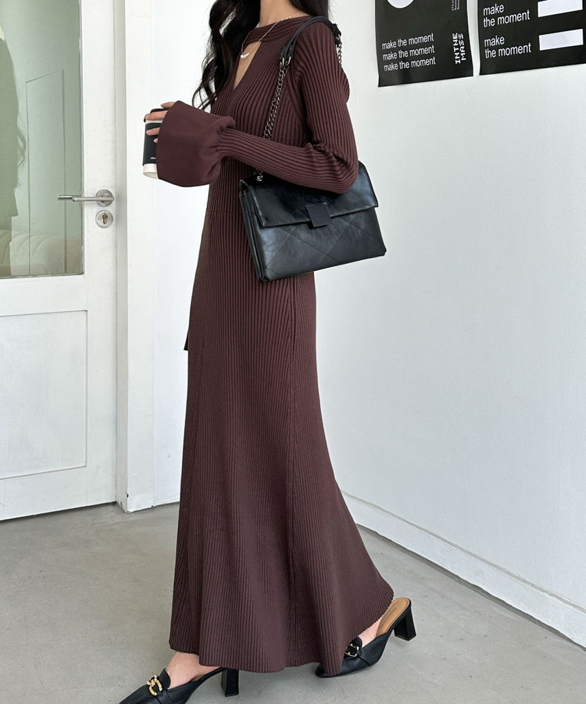 【新品同様】フォクシー　ニットワンピース　カフス　Aライン　フレア　ブラック カットアウトフレアスリーブAラインニットワンピース – ABITOKYO