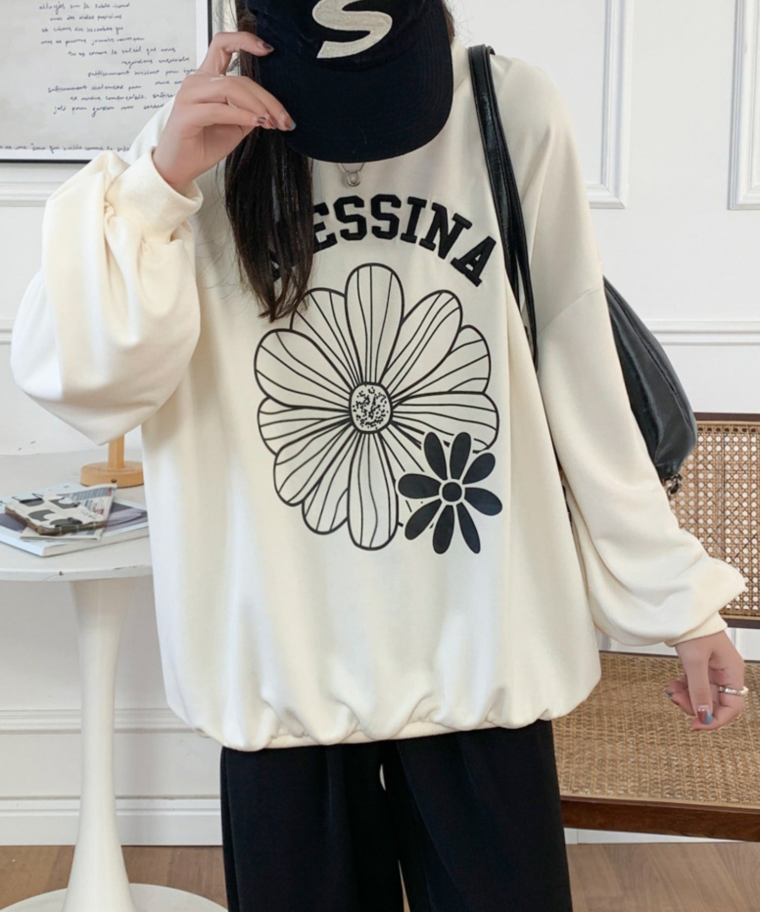 【美品】peels ピールス フロント刺繍ロゴ　トレーナー　ブラック　L ビックシルエット厚もりガレージロゴ刺繍＆フラワープリント