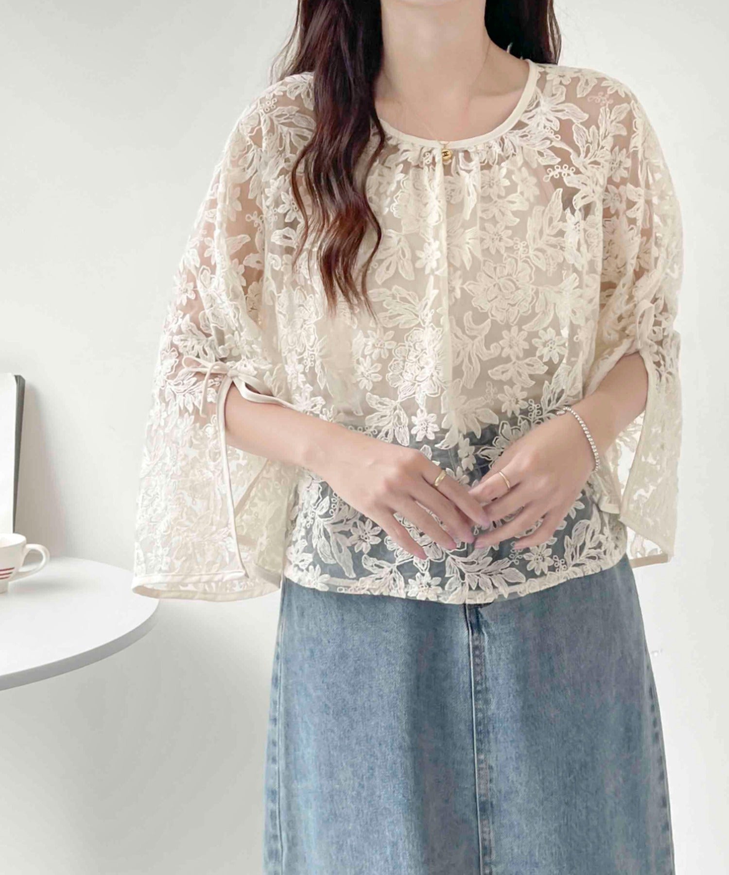 美品 EIKO KONDO 2way レース フリル 花柄 総柄 ブラウス 新色追加】エンブロイダリーレースフリル ブラウス / 組曲
