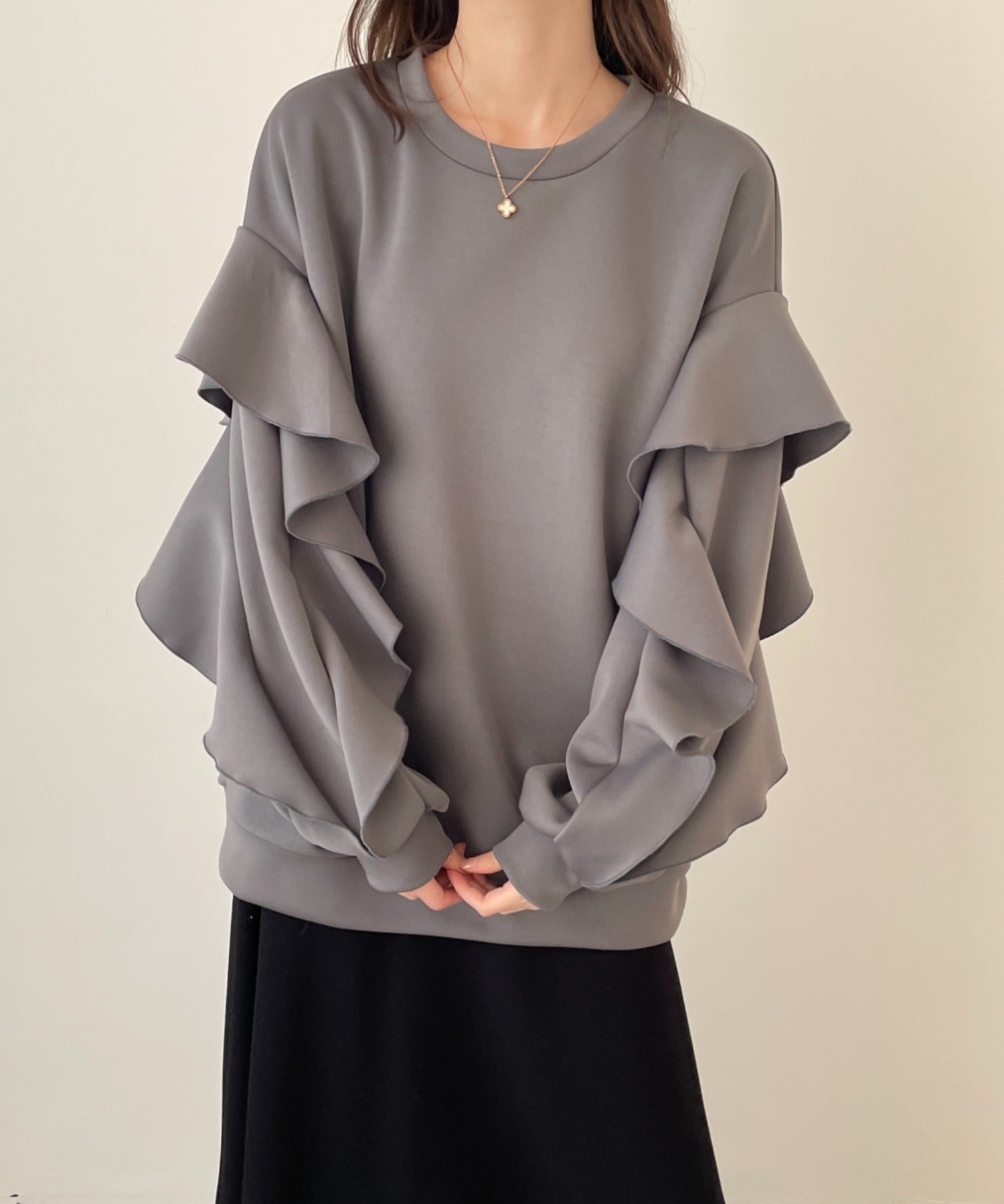 新品未使用　JUDYcollection プルオーバー　フリル袖　ベルスリーブ ☆袖フリルオーバーサイズダンボールプルオーバー – ABITOKYO