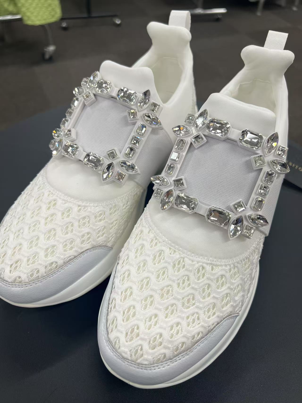 【ALDO】上品 ★ リボン・ラインストーン ★ 厚底・スニーカー ALDO(アルド) スニーカー(レディース) - 海外通販のBUYMA