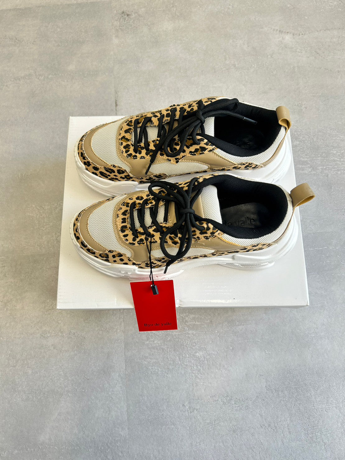 ★新品未使用★GOLDEN  スニーカー  MAY　レオパード　 36 メンズ Space-Star レオパード柄ポニースキン ブラックスター＆ヒール